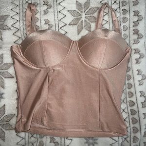 Cute pink top! built in bra!